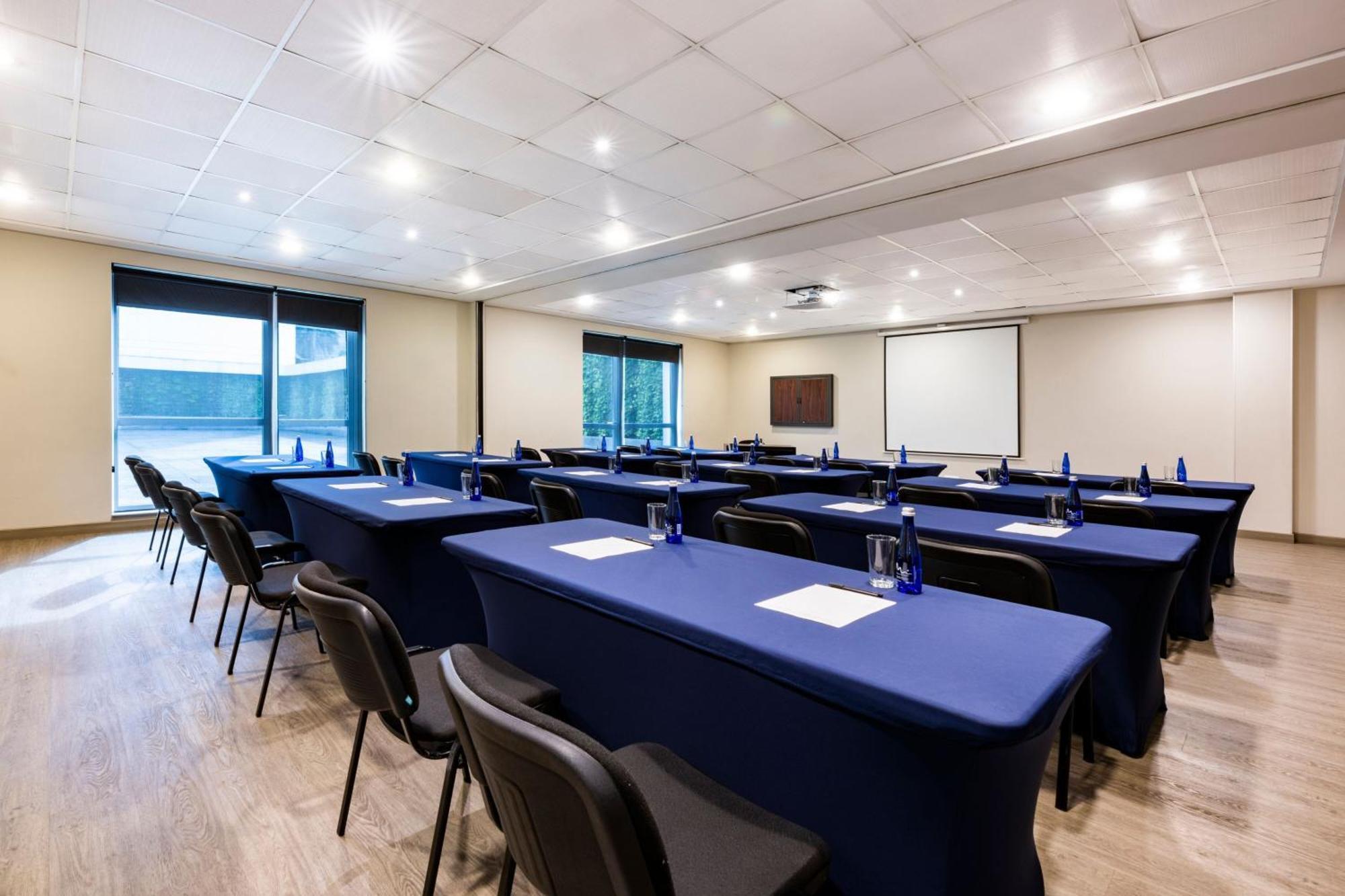 City Express Plus By Marriott Cali Colombia Exterior foto