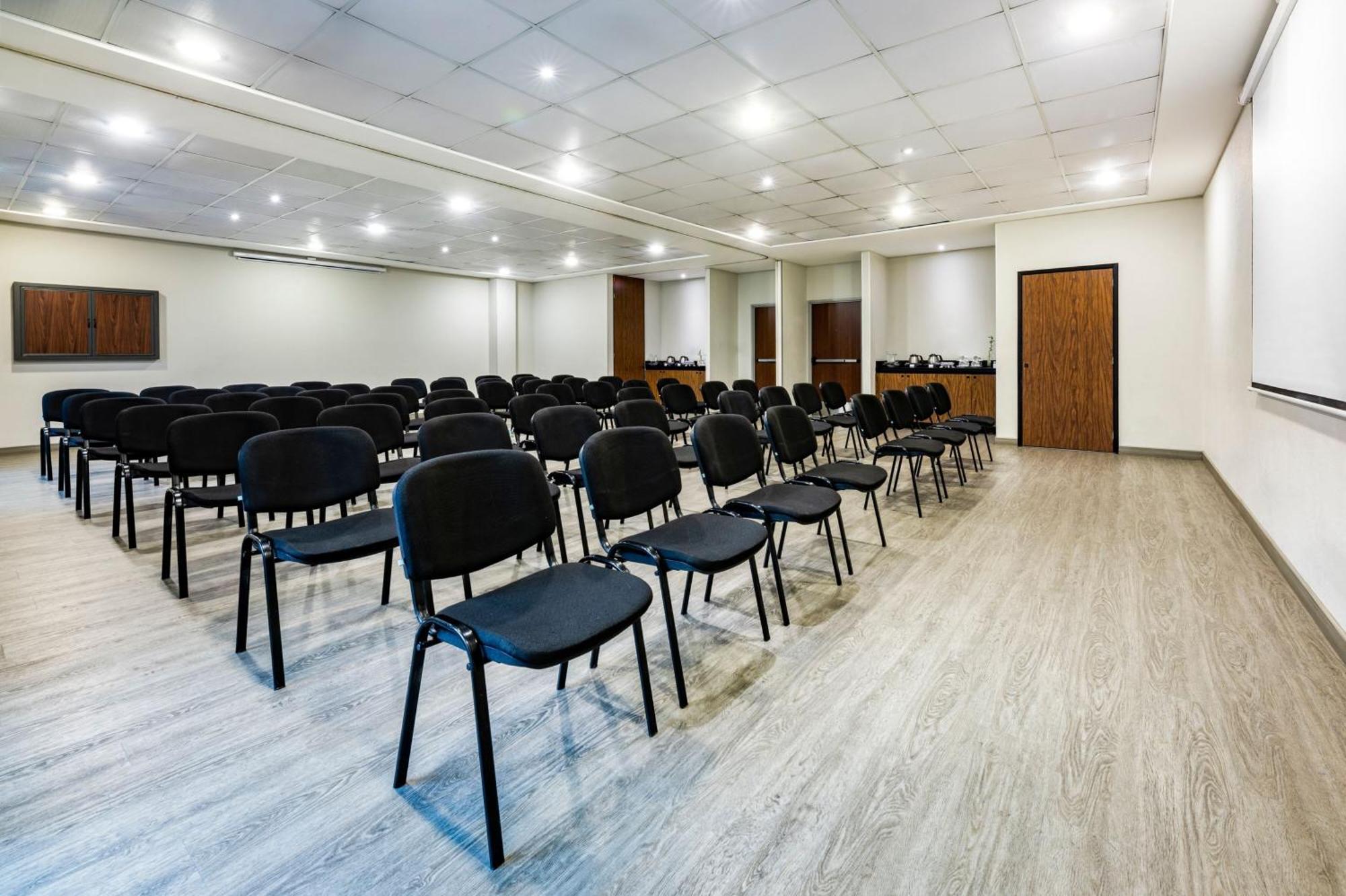 City Express Plus By Marriott Cali Colombia Exterior foto