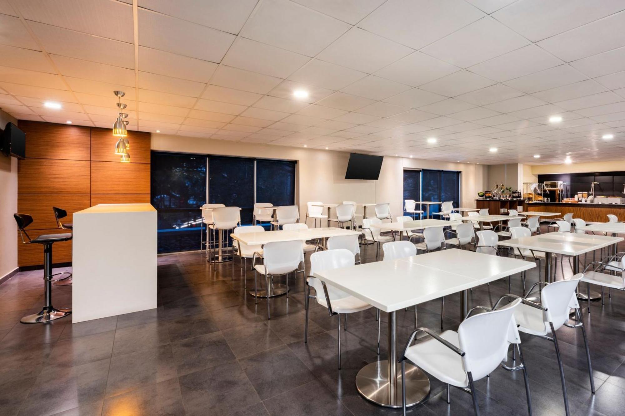 City Express Plus By Marriott Cali Colombia Exterior foto